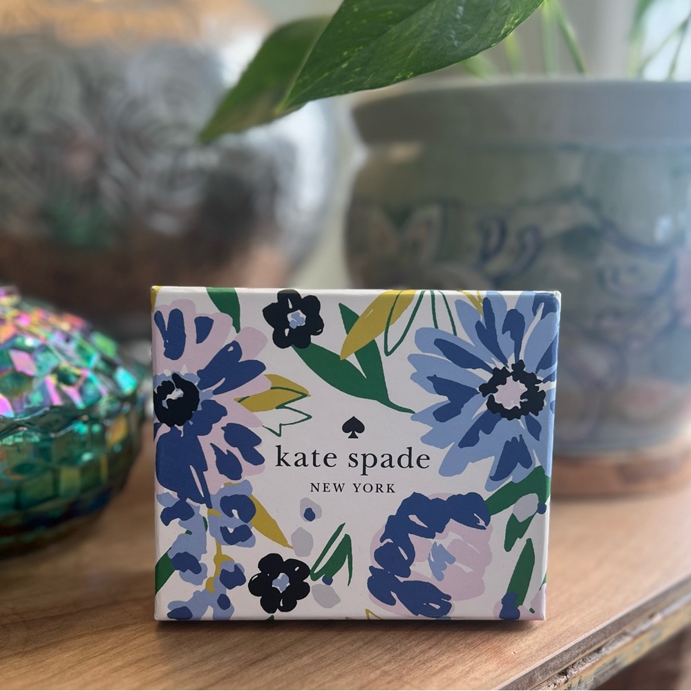 Kate Spade Madison Festival Floral Print Card Holder New in Box - Picture 2 of 8